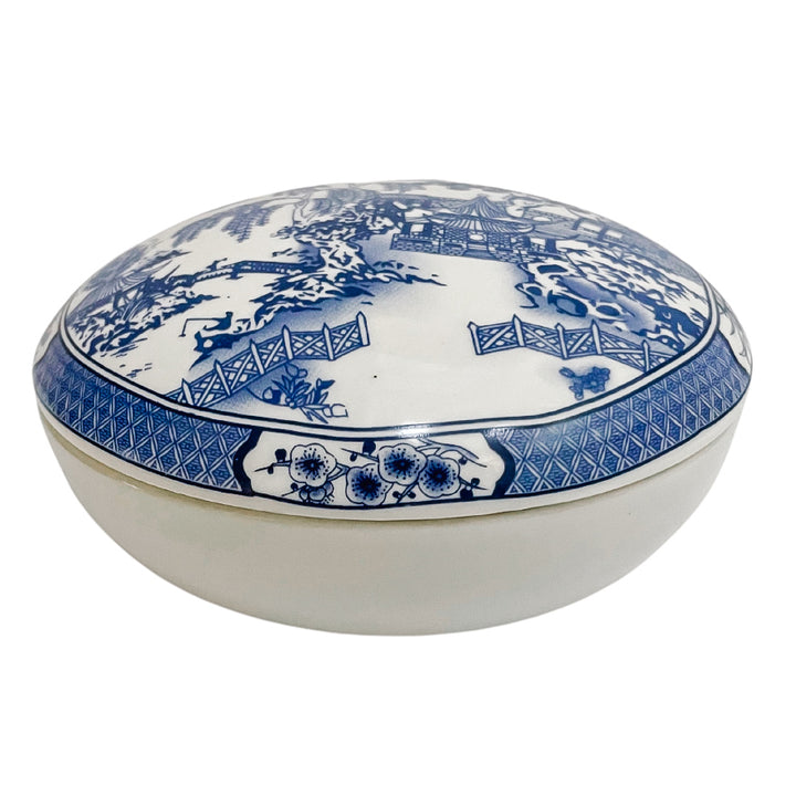 Chinese Blue Willow Porcelain Round Box