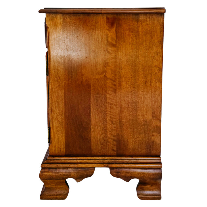 Ethan Allen by Baumritter American Queen Anne Nightstands