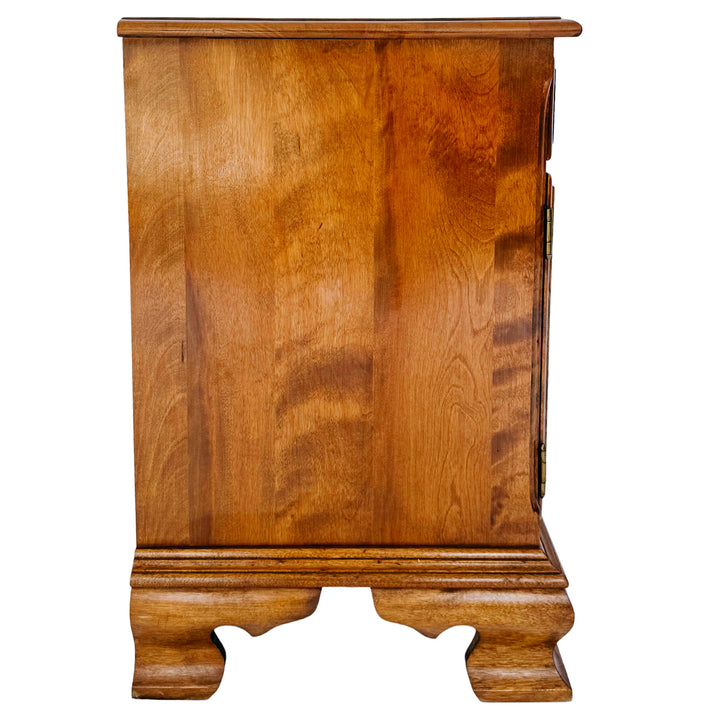 Ethan Allen by Baumritter American Queen Anne Nightstands