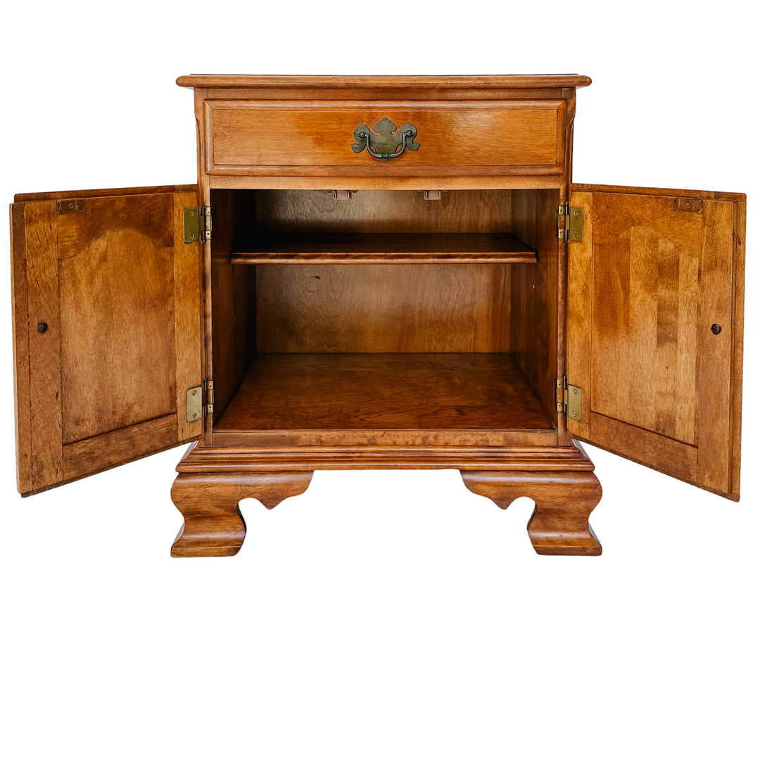 Ethan Allen by Baumritter American Queen Anne Nightstands