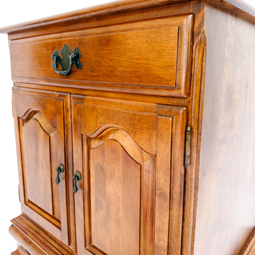 Ethan Allen by Baumritter American Queen Anne Nightstands
