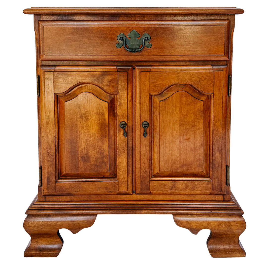 Ethan Allen by Baumritter American Queen Anne Nightstands