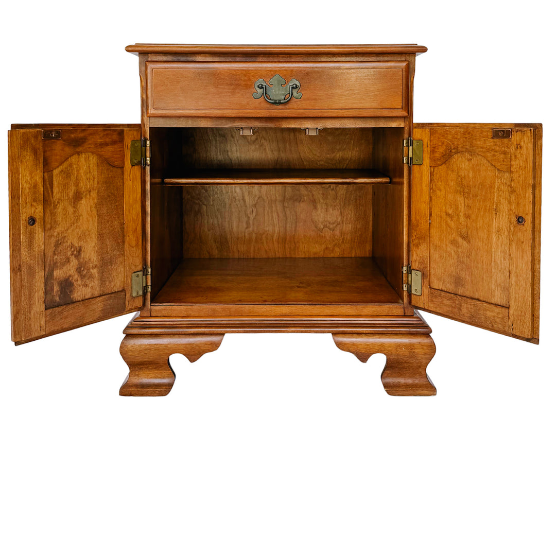 Ethan Allen by Baumritter American Queen Anne Nightstands