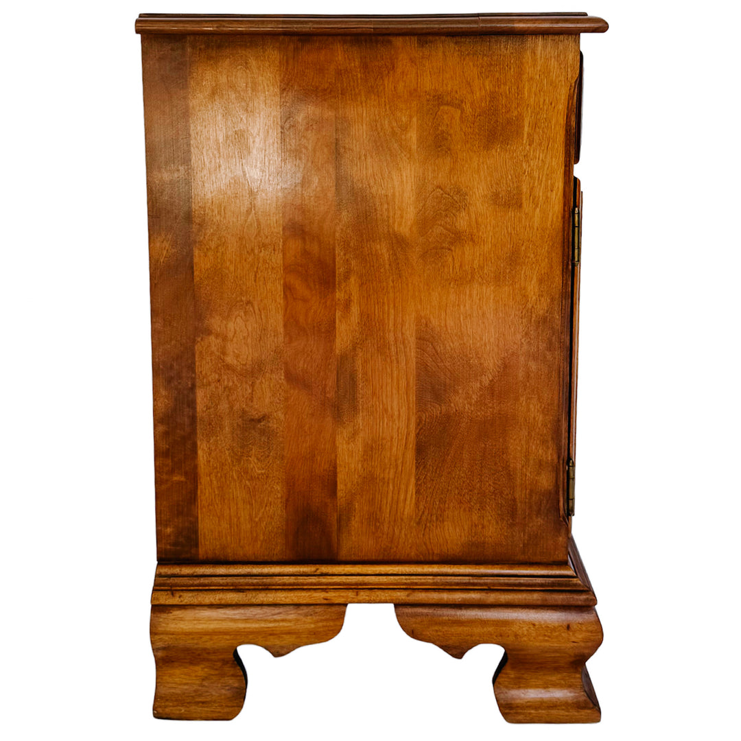 Ethan Allen by Baumritter American Queen Anne Nightstands