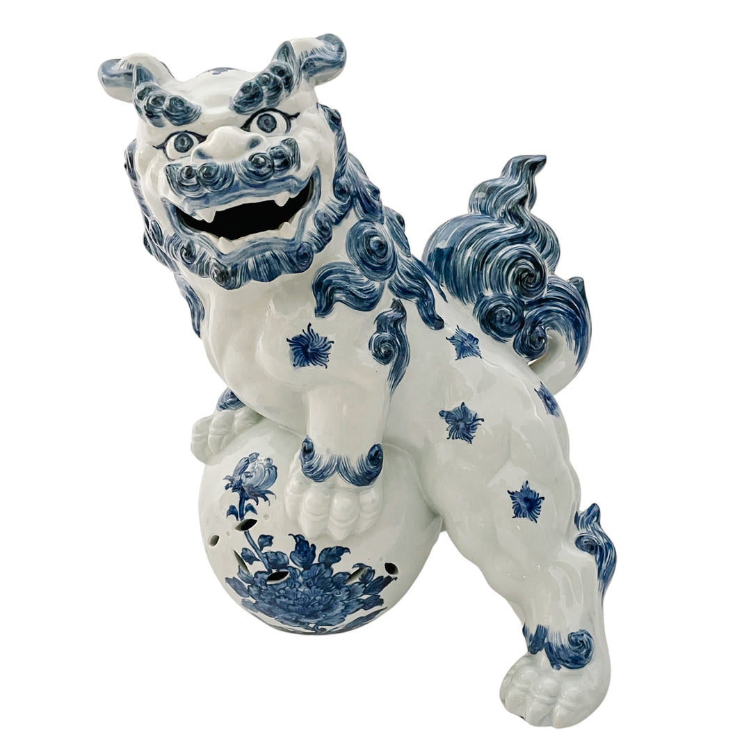 Vintage Large Blue & White Japanese Kutani Komainu Foo Dog