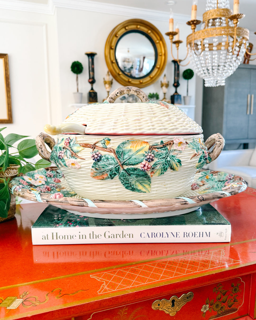 X-Large Italian Majolica Soup Tureen Set – Hand-Painted Blackberry & Basketweave Motif