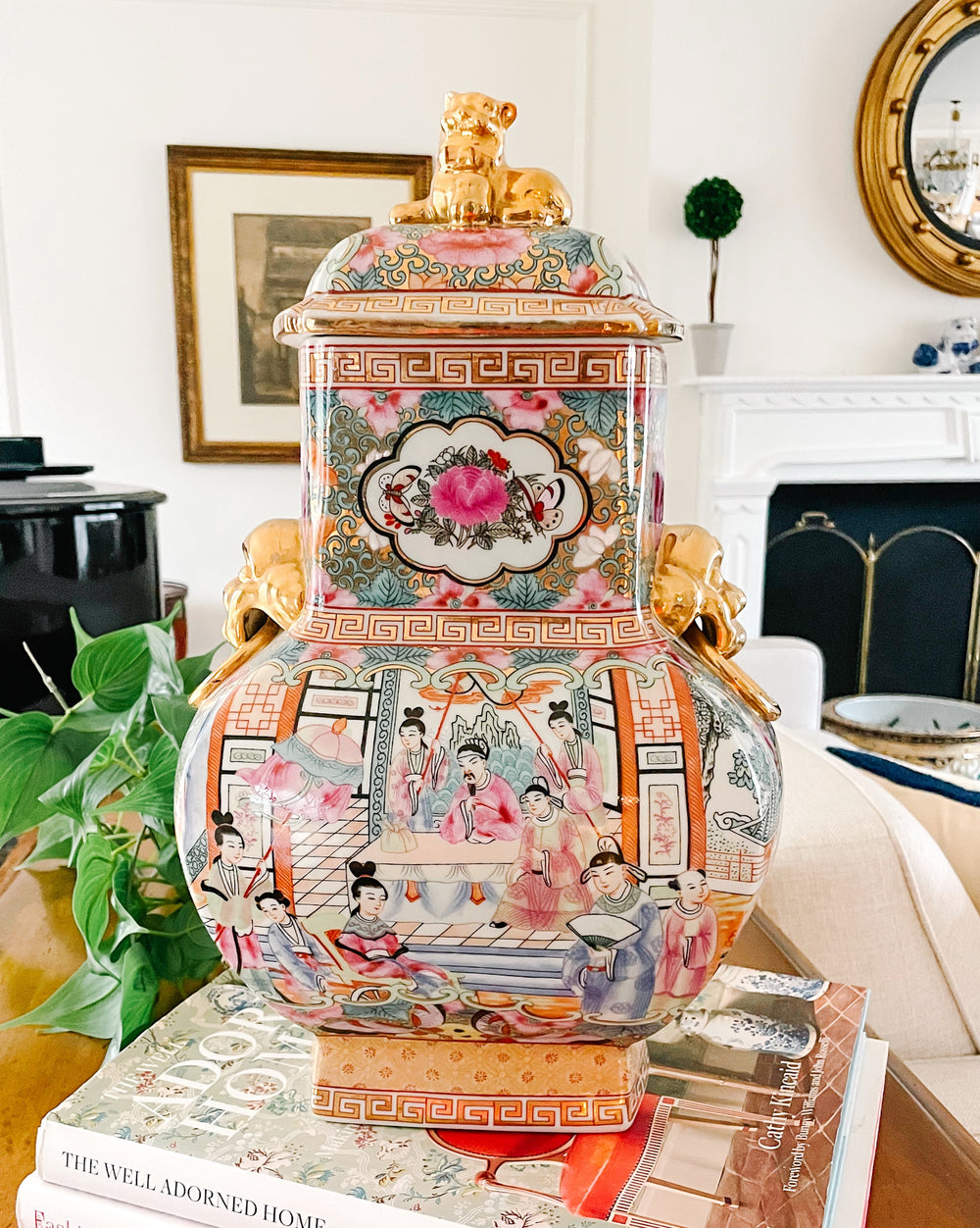 Large Rose Medallion Flat Jar With Gold Foo Topper