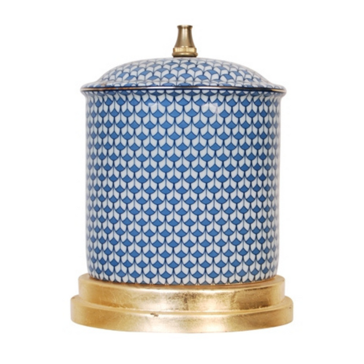 Single Blue & White Fishnet Porcelain Table Lamp With Gold Base