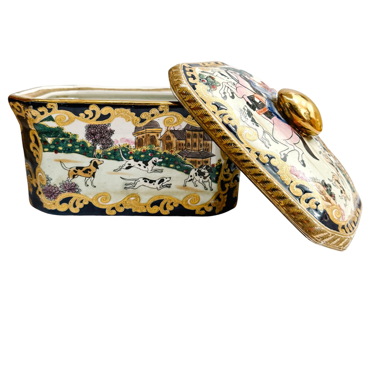 Vintage Chinese Export Hunting Scene Lidded Box