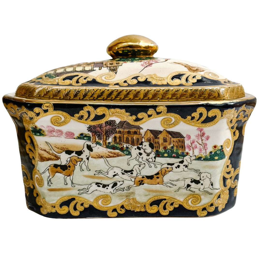 Vintage Chinese Export Hunting Scene Lidded Box