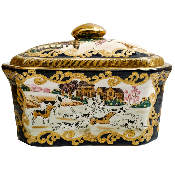 Vintage Chinese Export Hunting Scene Lidded Box