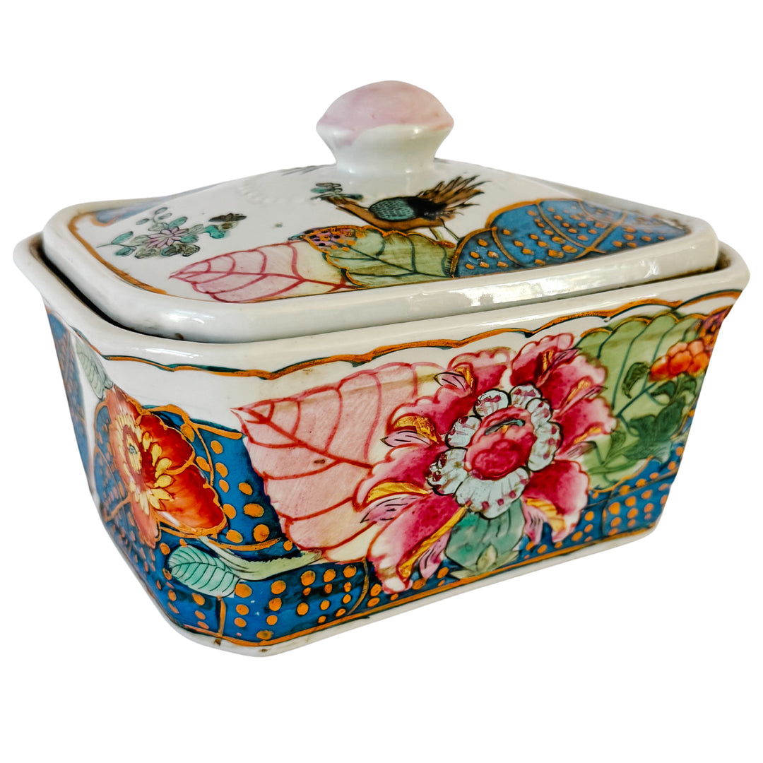 Vintage Chinoiserie Tobacco Leaf Porcelain Lidded Box on Carved Wooden Stand