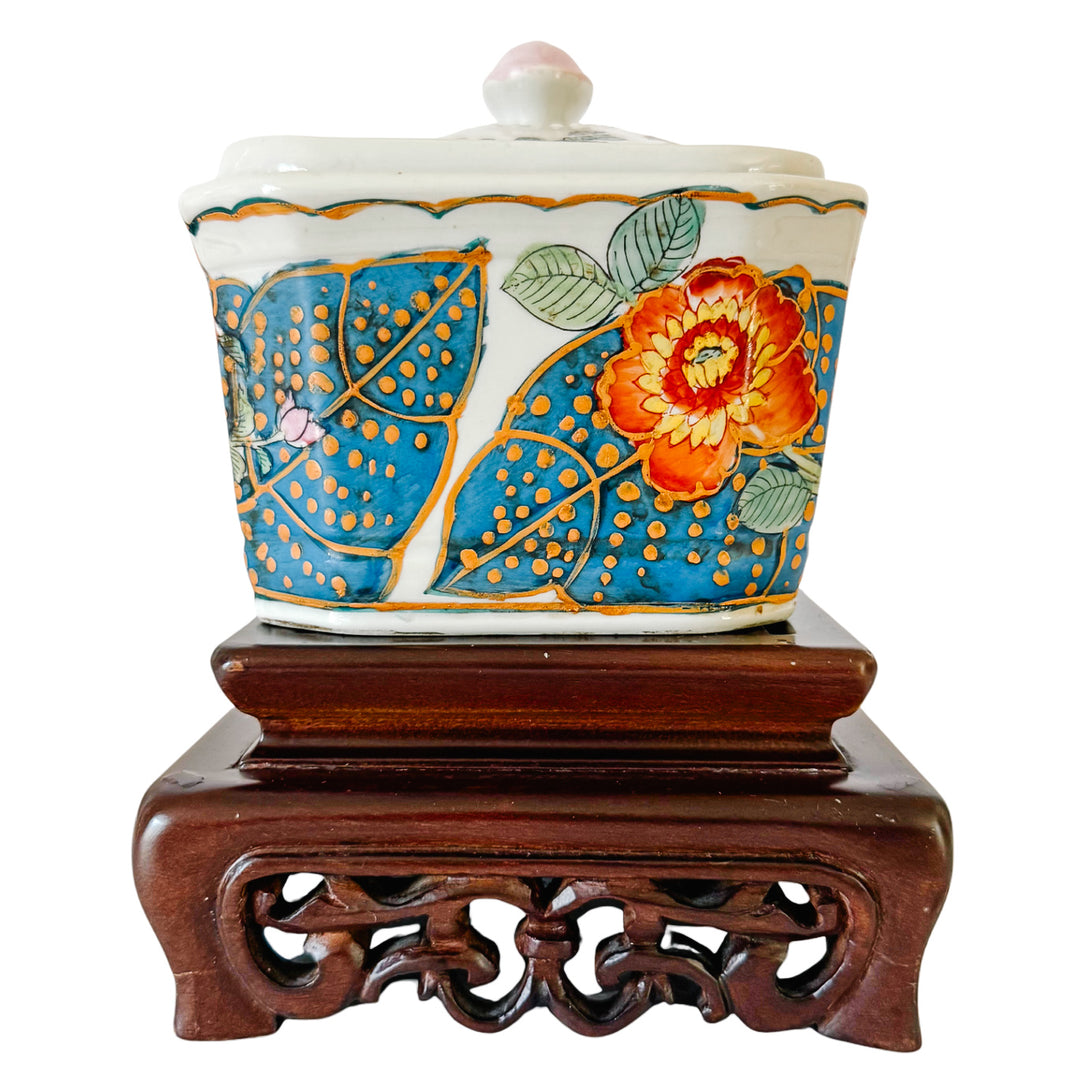 Vintage Chinoiserie Tobacco Leaf Porcelain Lidded Box on Carved Wooden Stand