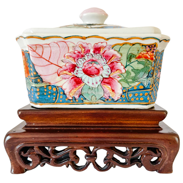 Vintage Chinoiserie Tobacco Leaf Porcelain Lidded Box on Carved Wooden Stand