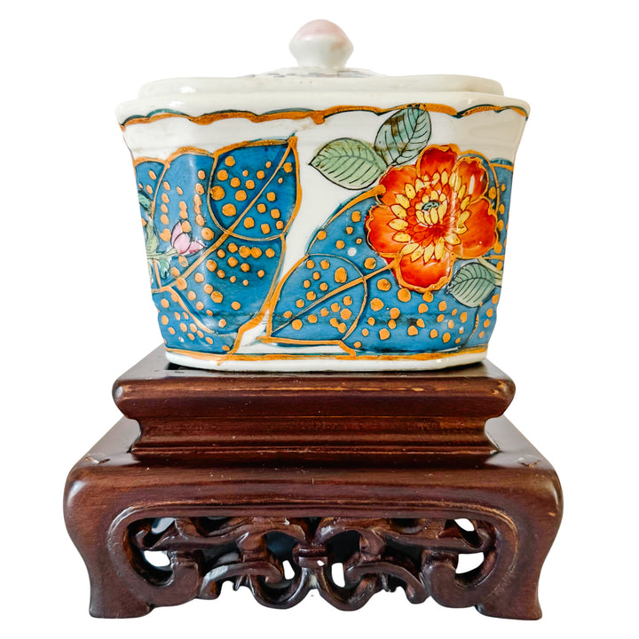 Vintage Chinoiserie Tobacco Leaf Porcelain Lidded Box on Carved Wooden Stand