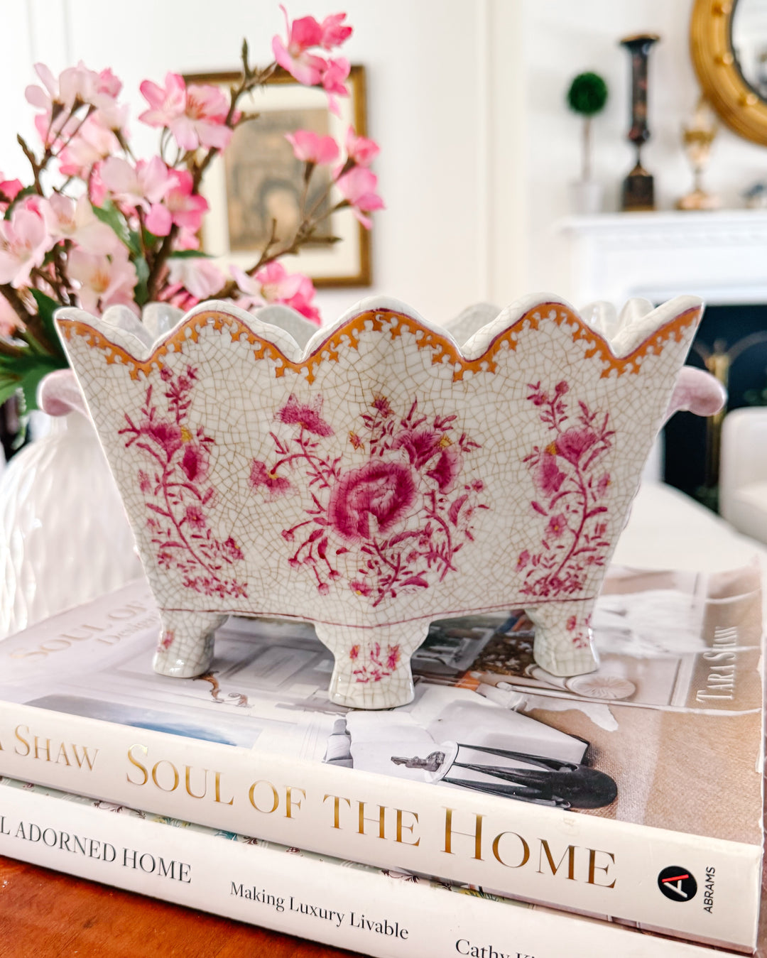 Vintage Chinoiserie United Wilson Pink and White Scalloped Cachepot