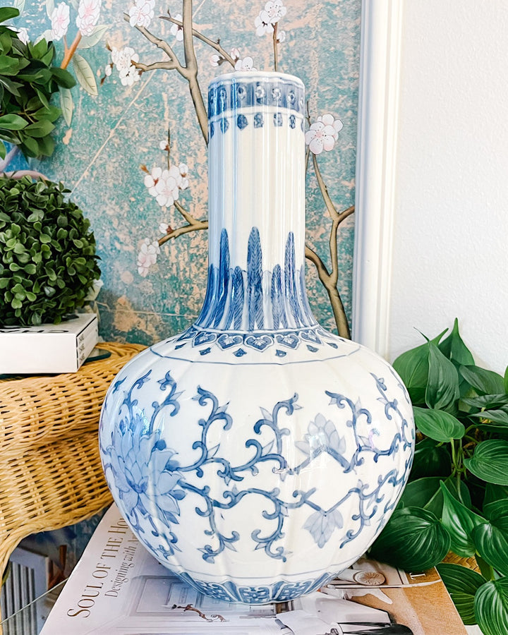 Vintage  Chinoiserie Blue & White Gourd Flower Vase