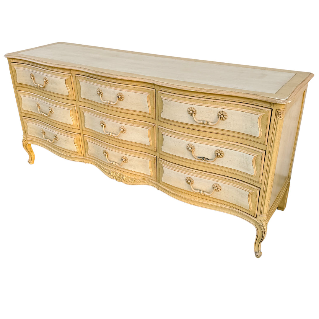 1960 Henredon French Provincial Louis XV Dresser 1960 Henredon French Provincial Louis XV Dresser