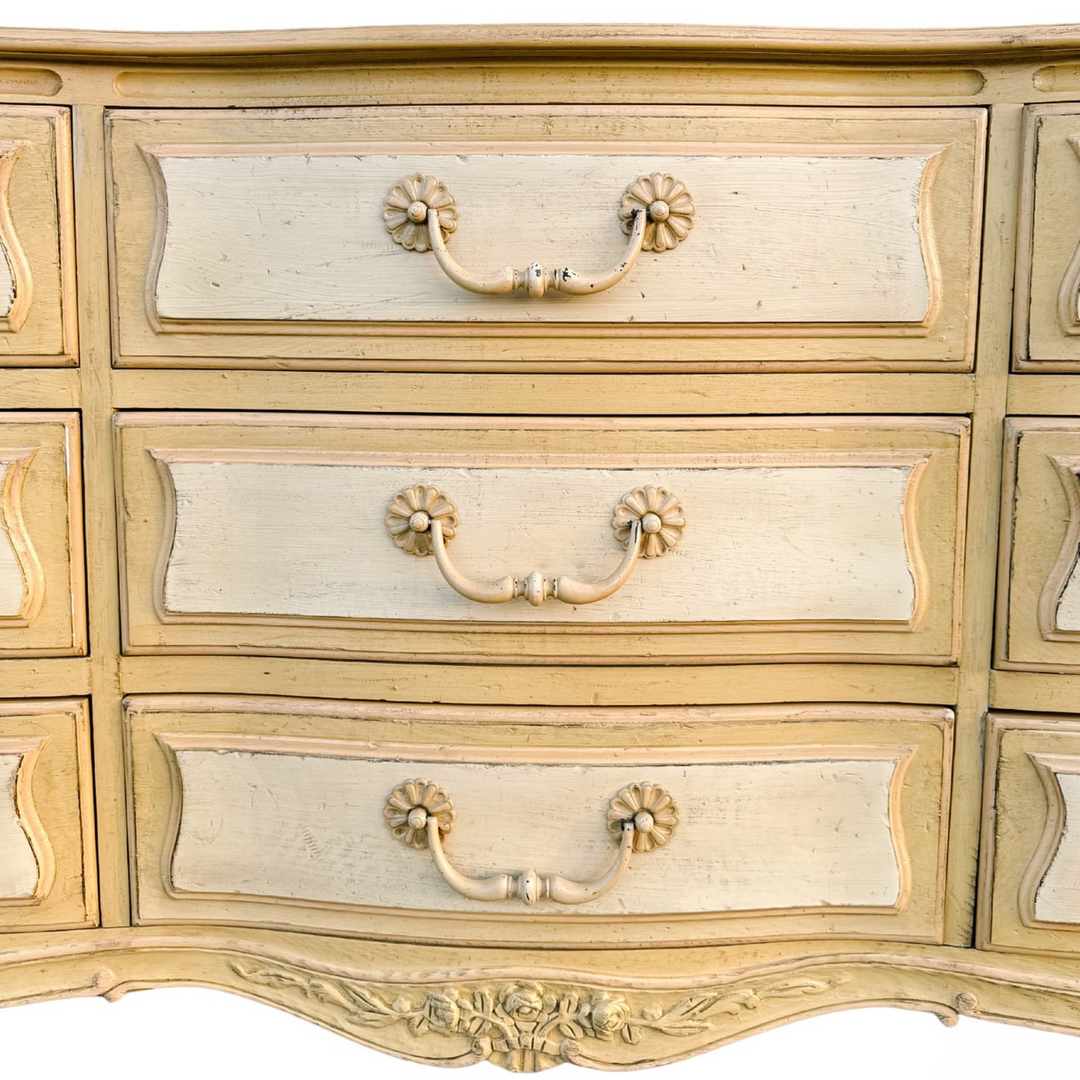 1960 Henredon French Provincial Louis XV Dresser 1960 Henredon French Provincial Louis XV Dresser