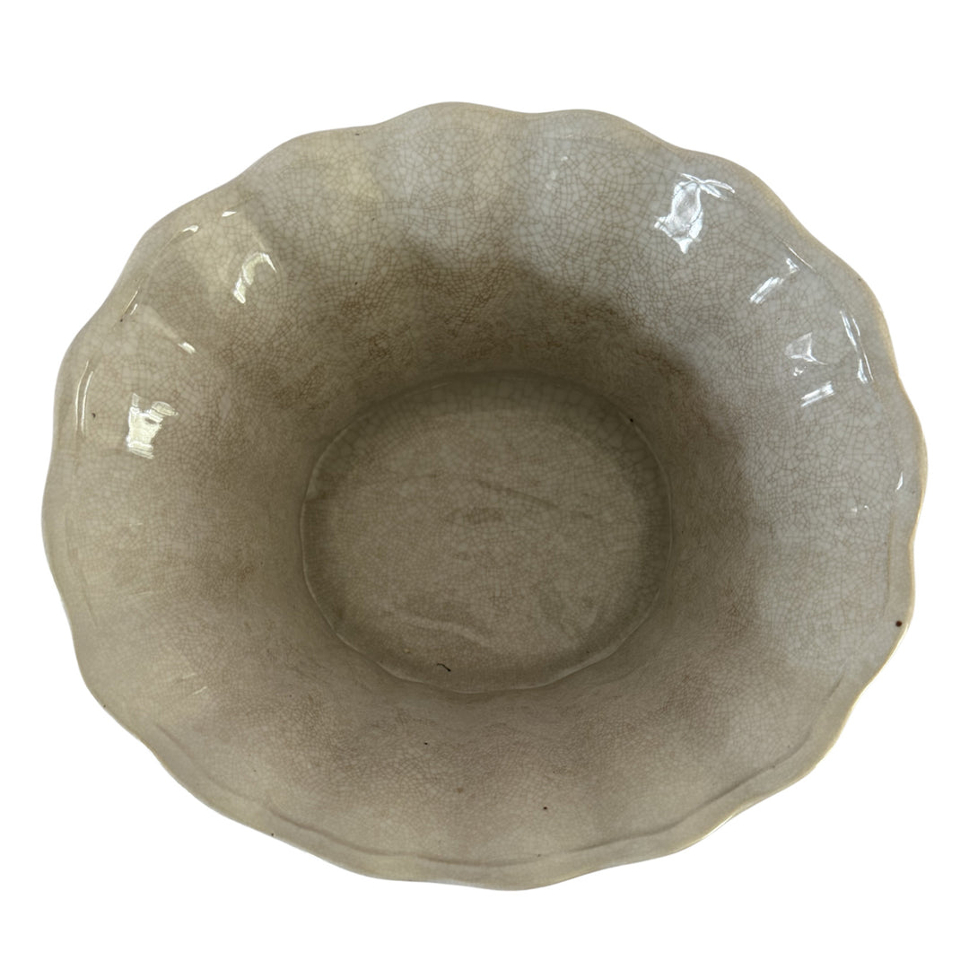 United Wilson Neoclassical Scalloped Ceramic Cachepot