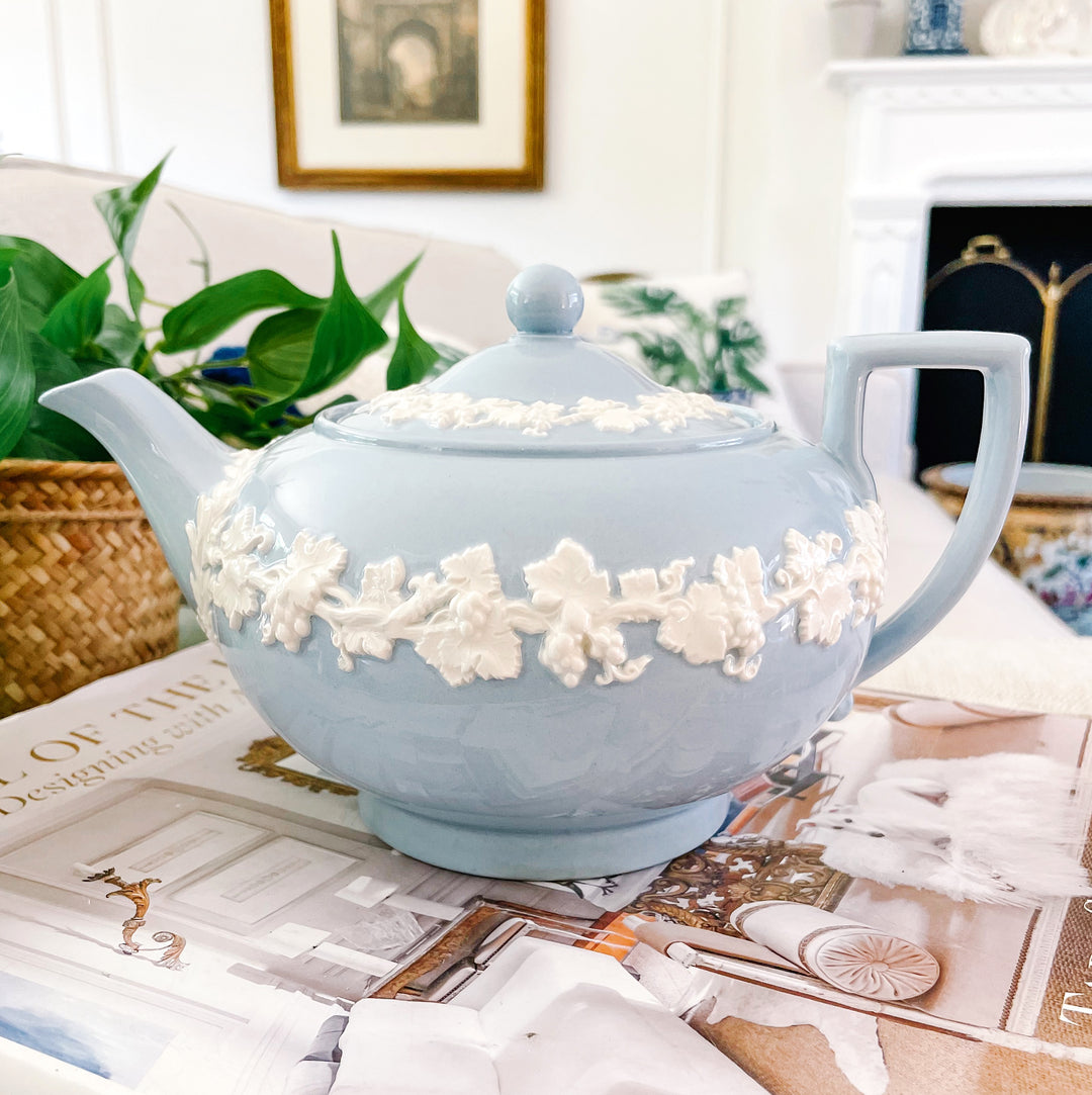 Wedgwood Embossed Queensware Etruria & Barlaston 10” Bowl purchases Cream On Lavender