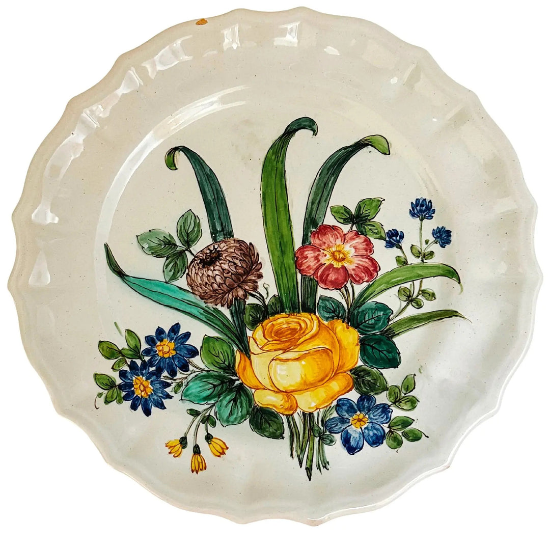 Early 20th Century Cantagalli Italian Renaissance Majolica Hand-Painted Floral Plates 9.75"