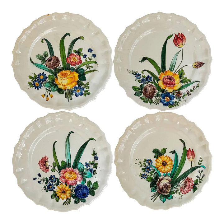 Early 20th Century Cantagalli Italian Renaissance Majolica Hand-Painted Floral Plates 9.75"
